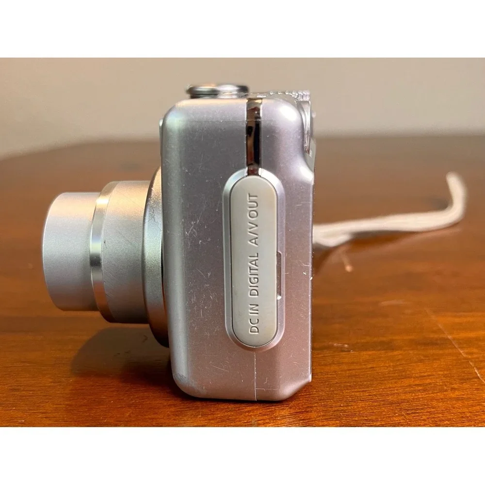 Canon PowerShot A570 IS 7.1MP Digital Camera w/Case